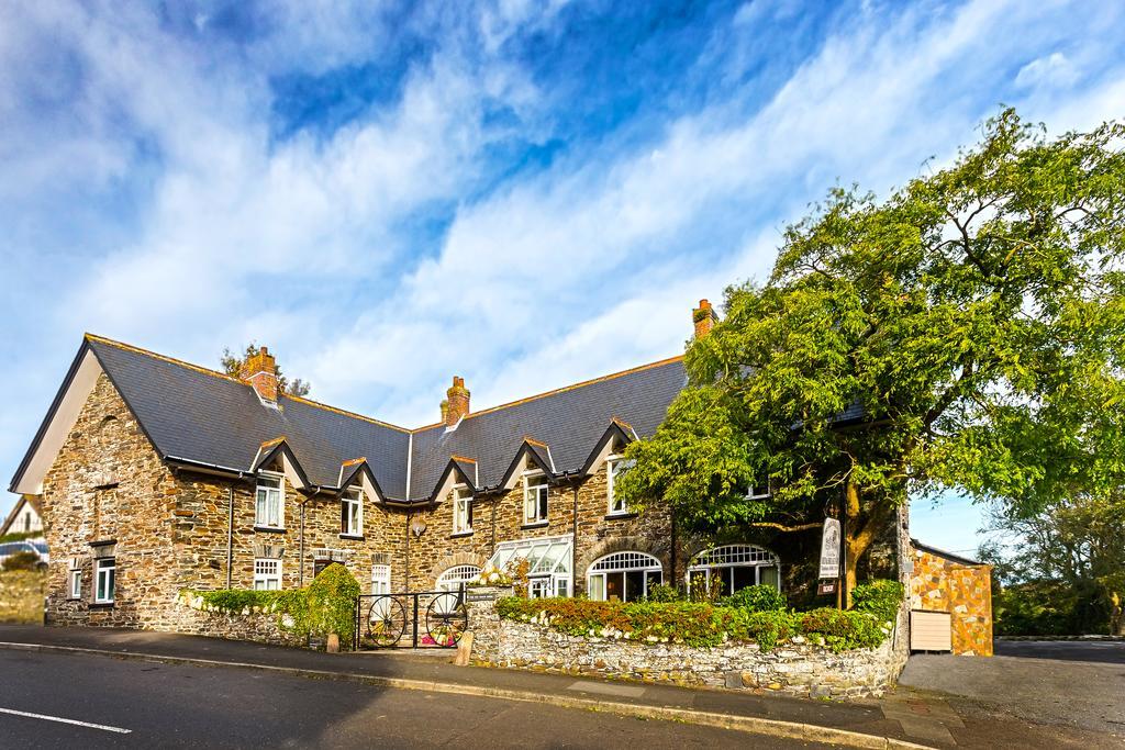 The Old Coach House 호텔 보스캐슬 외부 사진